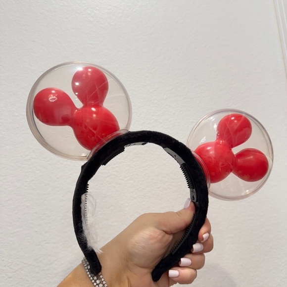NEW Disney Balloon Light Up Ears main image 9